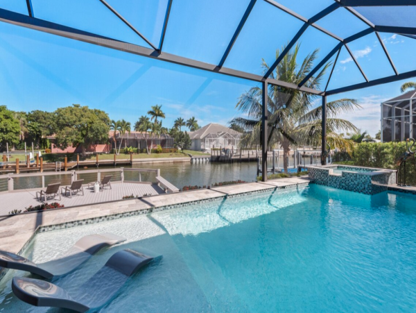 Discover Luxurious Waterfront Retreats - Unmatched Bay Views